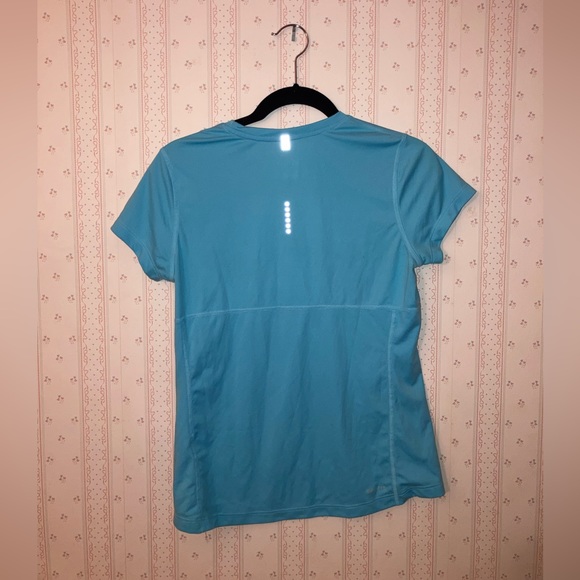 Cute and barely worn Nike running shirt! Baby blue size medium - Picture 2 of 5